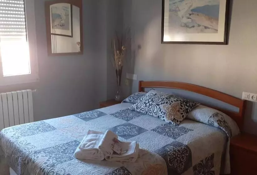 فندق Hostal Monteclaro