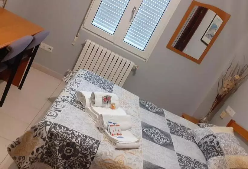 فندق Hostal Monteclaro