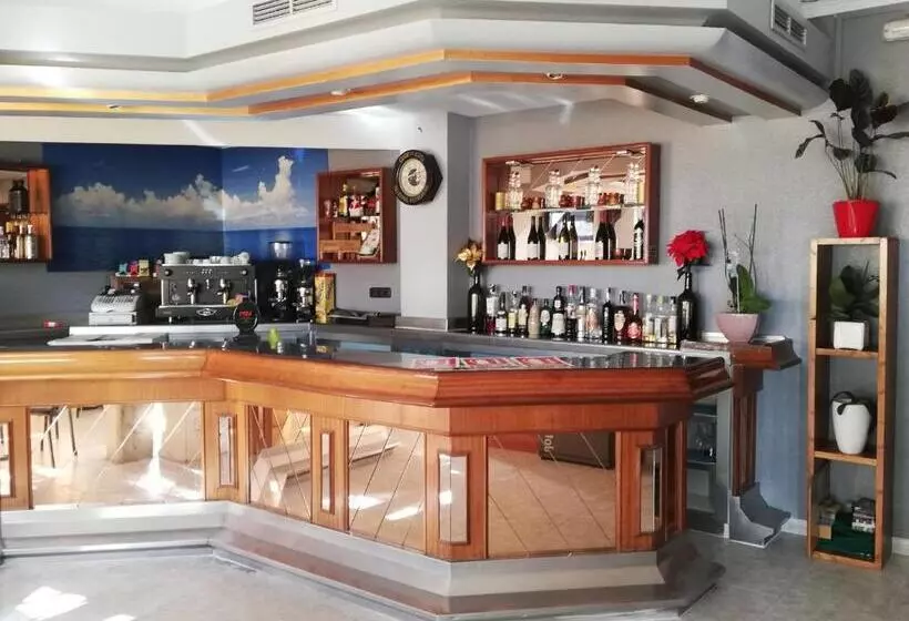 فندق Hostal Monteclaro