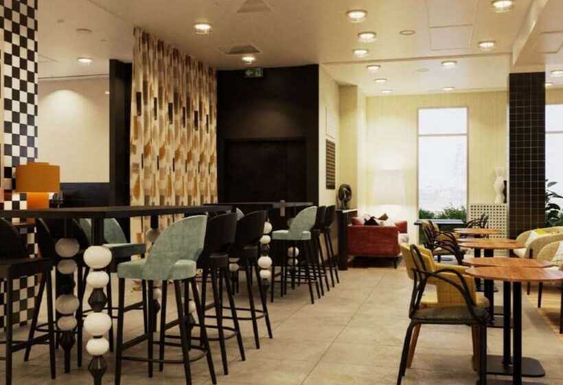 בית מלון כפרי Ibis Styles Warszawa Airport