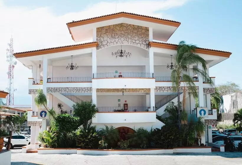 ホテル Maria Isabel Colima