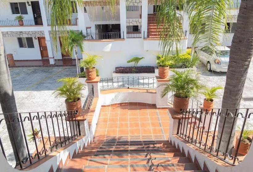 ホテル Maria Isabel Colima