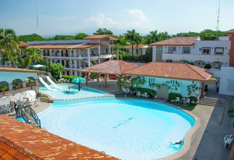 ホテル Maria Isabel Colima