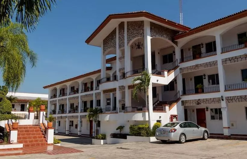 ホテル Maria Isabel Colima