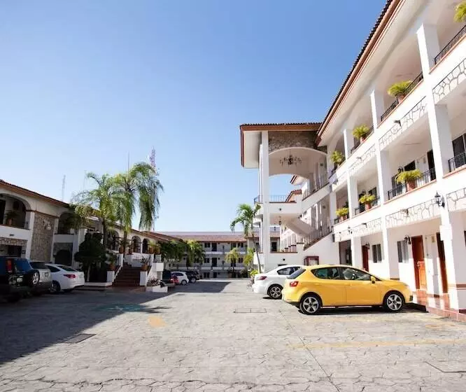 ホテル Maria Isabel Colima