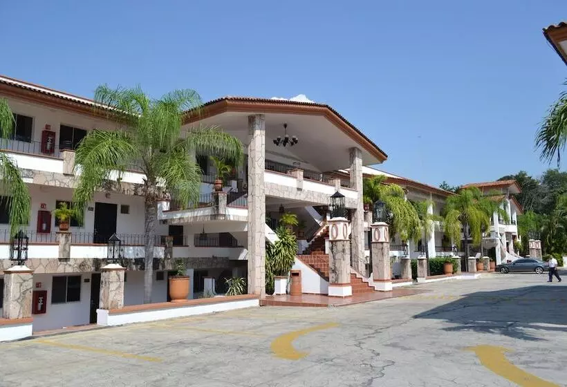 ホテル Maria Isabel Colima