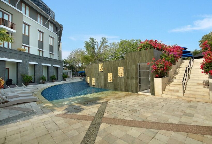 בית מלון כפרי Mercure Bali Nusa Dua