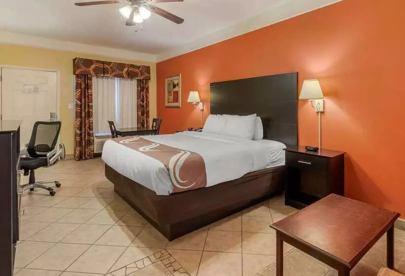 Отель Quality Inn & Suites At The Outlets Mercedes Weslaco