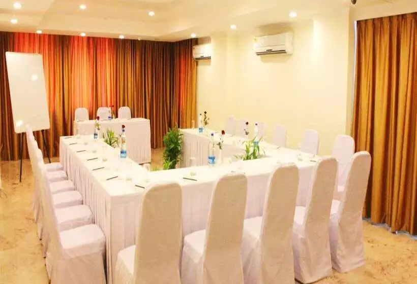 בית מלון כפרי Royal Sarovar Portico Siliguri