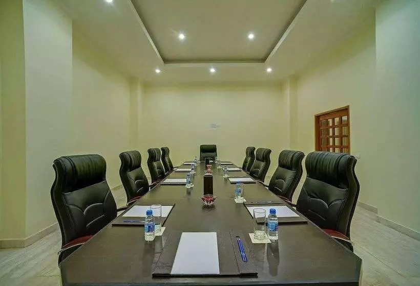 בית מלון כפרי Royal Sarovar Portico Siliguri