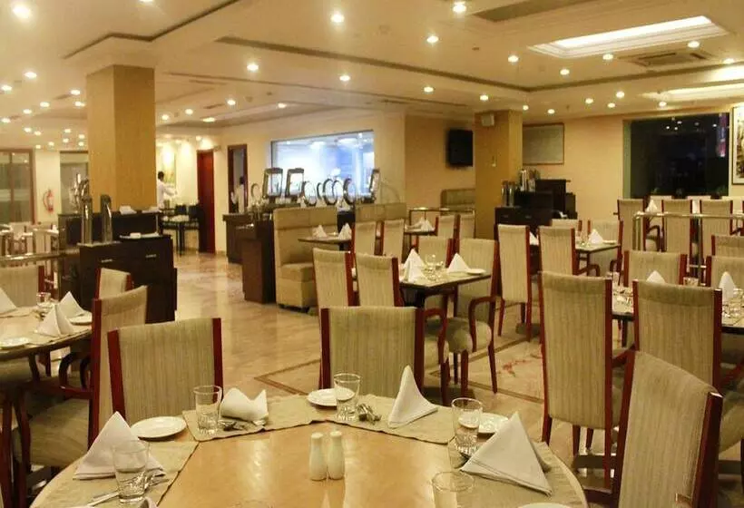 בית מלון כפרי Royal Sarovar Portico Siliguri