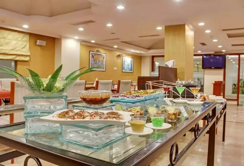 בית מלון כפרי Royal Sarovar Portico Siliguri