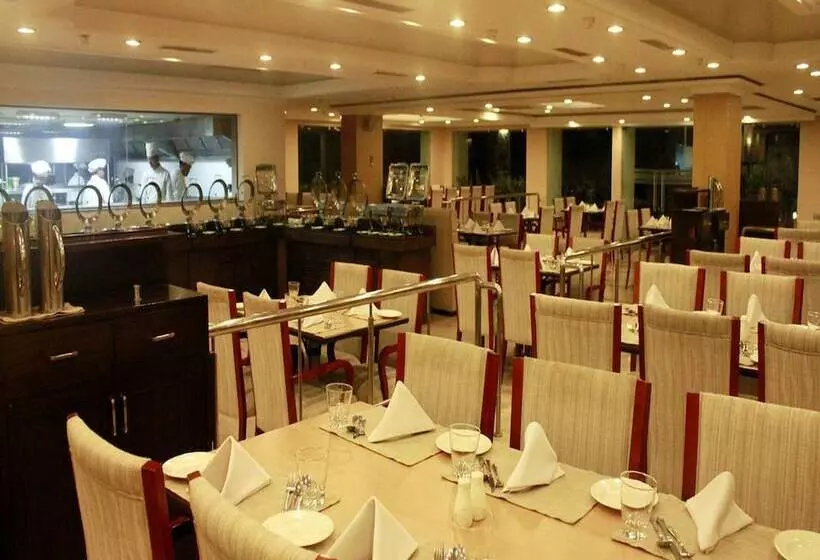 בית מלון כפרי Royal Sarovar Portico Siliguri