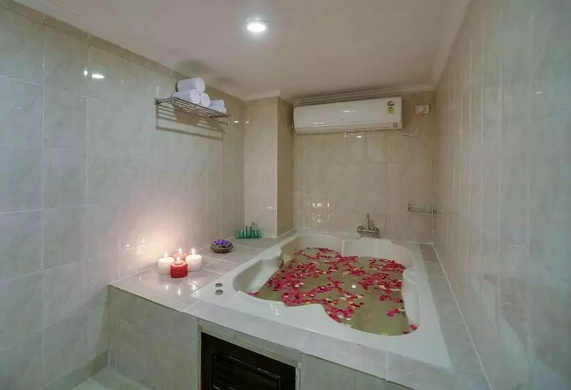 בית מלון כפרי Royal Sarovar Portico Siliguri