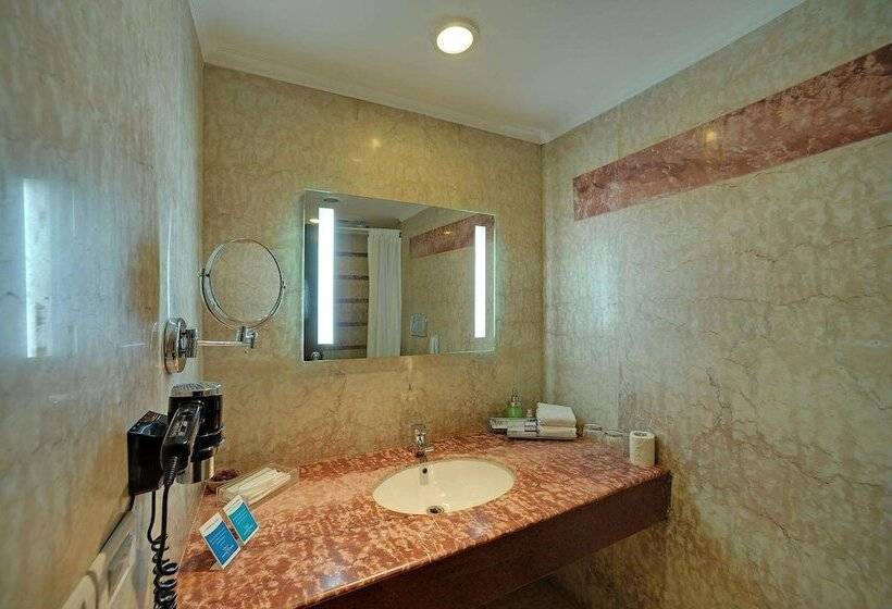 בית מלון כפרי Royal Sarovar Portico Siliguri