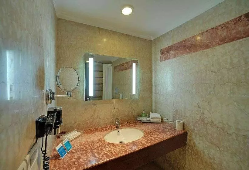 בית מלון כפרי Royal Sarovar Portico Siliguri