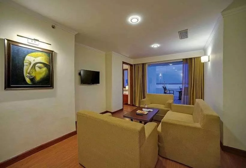 בית מלון כפרי Royal Sarovar Portico Siliguri