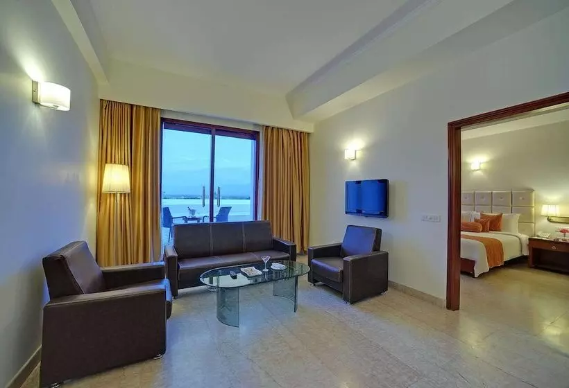 בית מלון כפרי Royal Sarovar Portico Siliguri