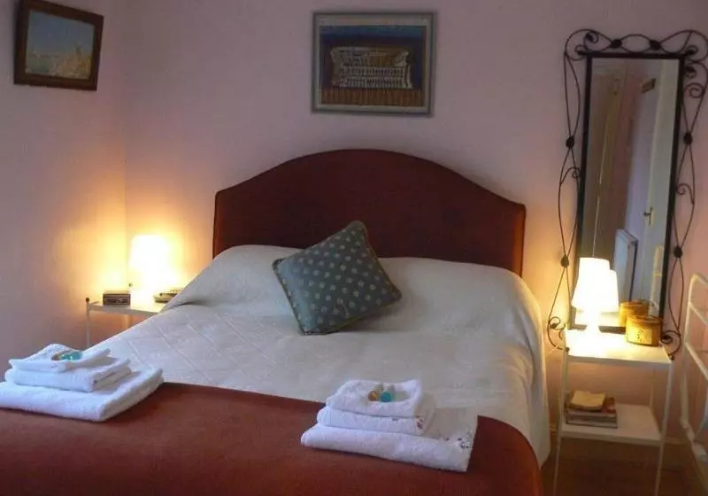 Отель The Cammarch