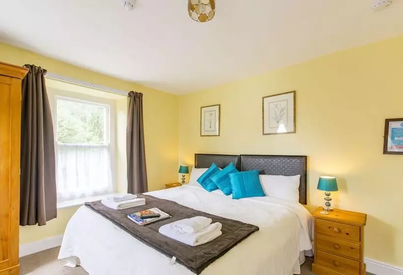 Отель The Cammarch