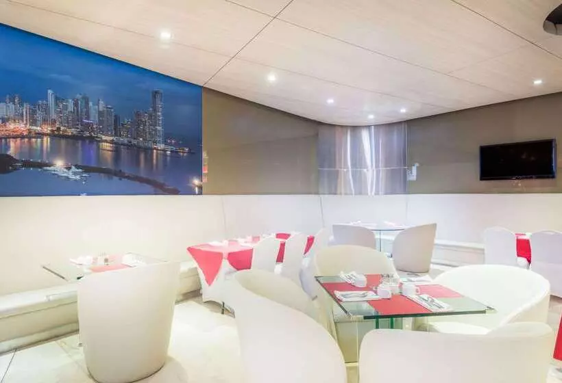 Отель Tryp By Wyndham Panama Centro