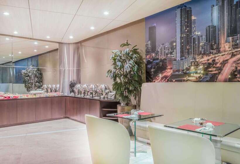 Отель Tryp By Wyndham Panama Centro