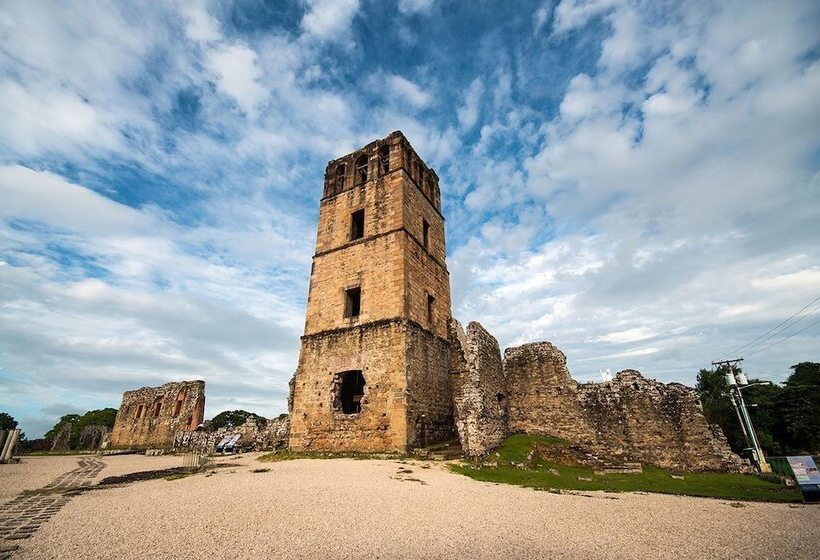 Отель Tryp By Wyndham Panama Centro