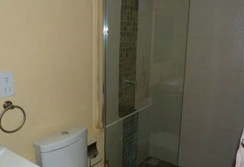 Le Cactus Guest House