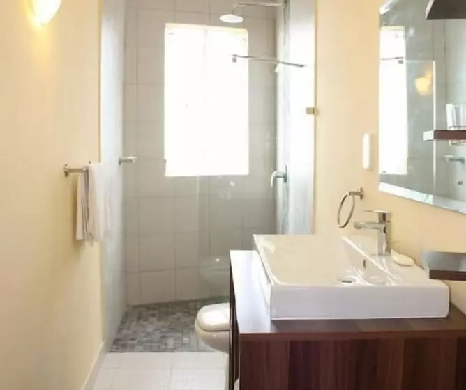 Le Cactus Guest House