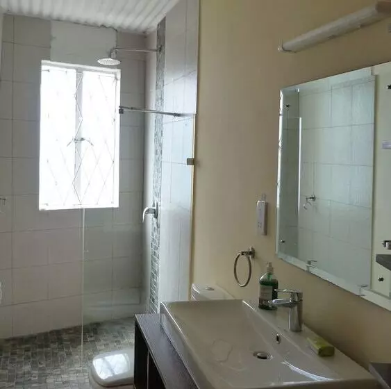 Le Cactus Guest House