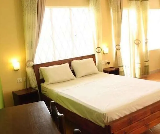 Le Cactus Guest House