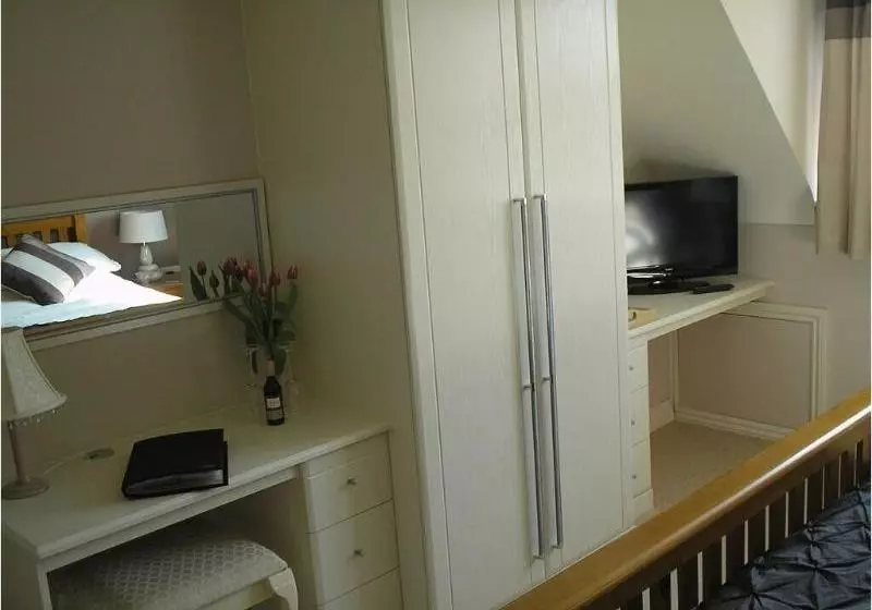 Roseville Bed & Breakfast