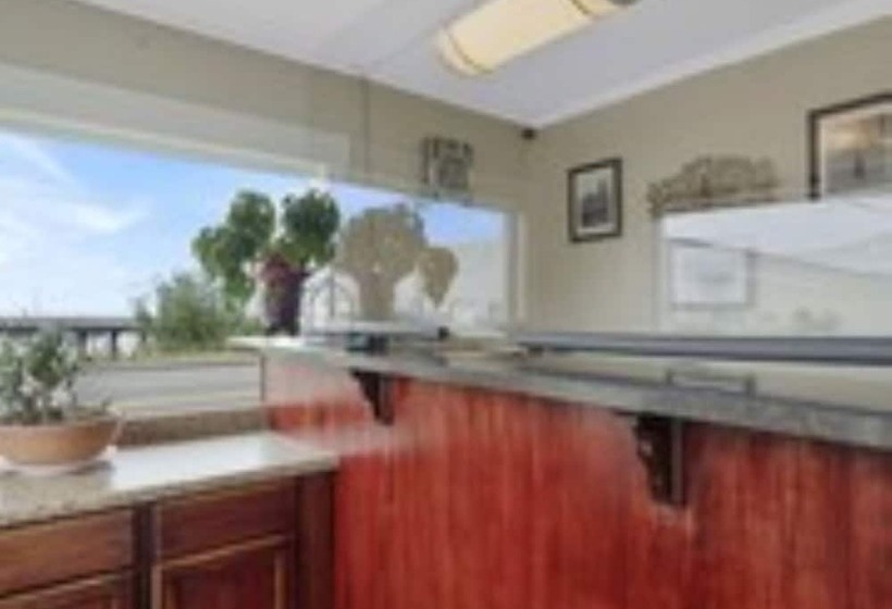 Astoria Rivershore Motel