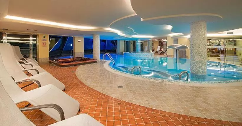 ホテル Baita Montana