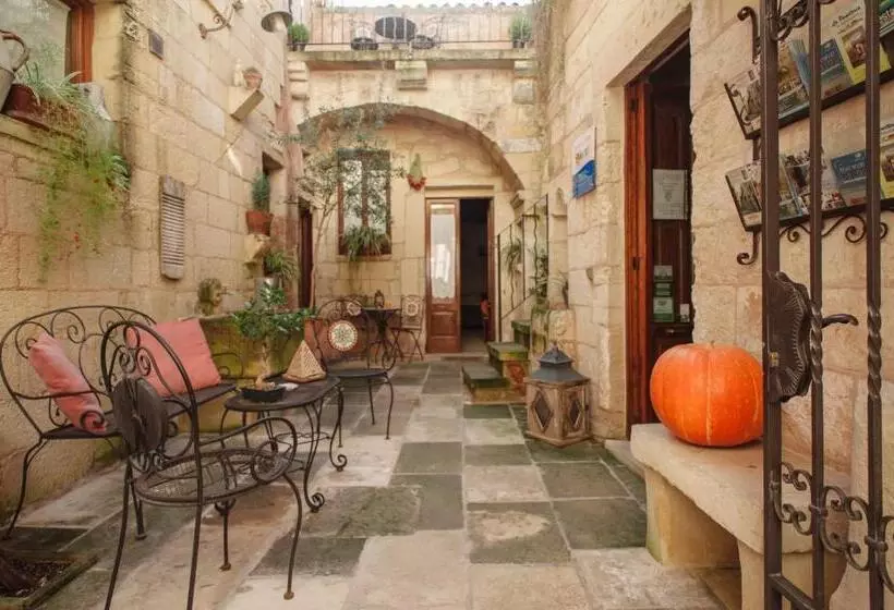 Отель Borgoterra