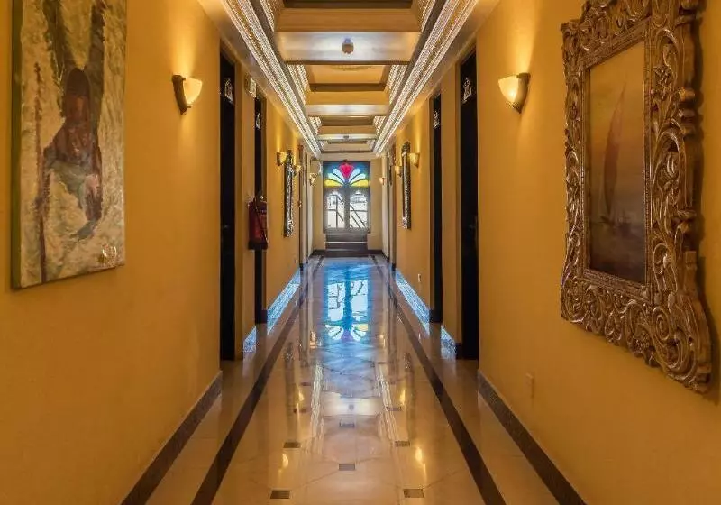 Hotel Golden Tulip Stonetown Boutique