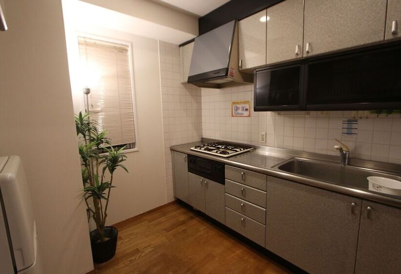 בית מלון כפרי Livemax Budget Korakuen