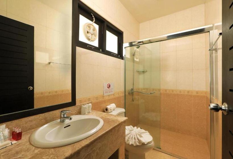 בית מלון כפרי Rawai Grand House  Sha Plus