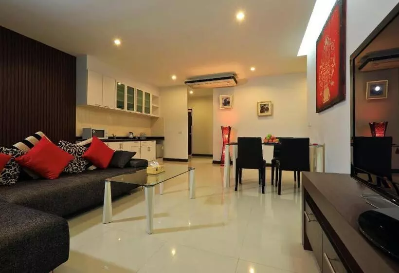 בית מלון כפרי Rawai Grand House  Sha Plus