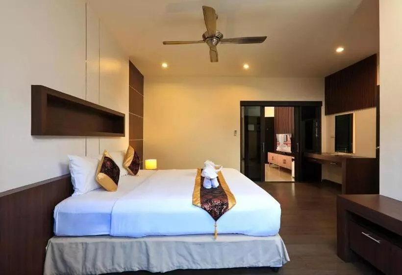 בית מלון כפרי Rawai Grand House  Sha Plus