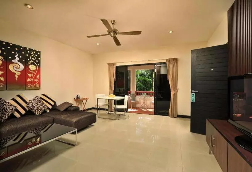 בית מלון כפרי Rawai Grand House  Sha Plus