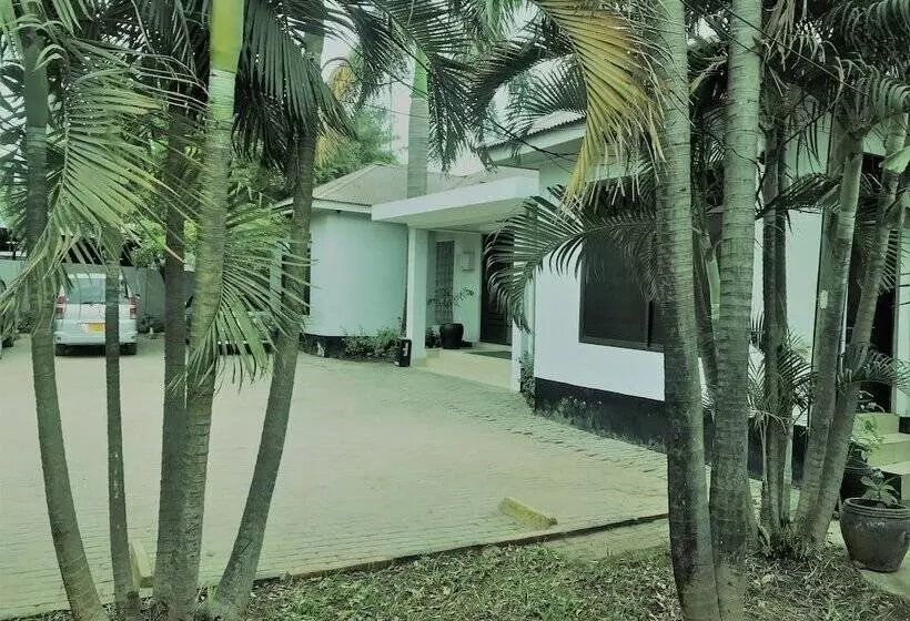 مُتل Transit Airport B&b