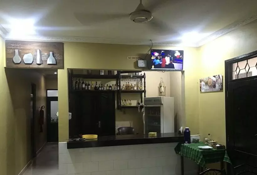 مُتل Transit Airport B&b