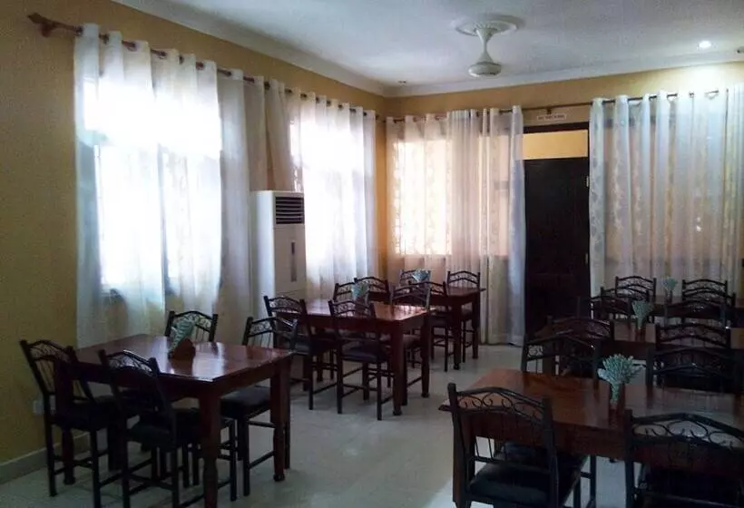 مُتل Transit Airport B&b