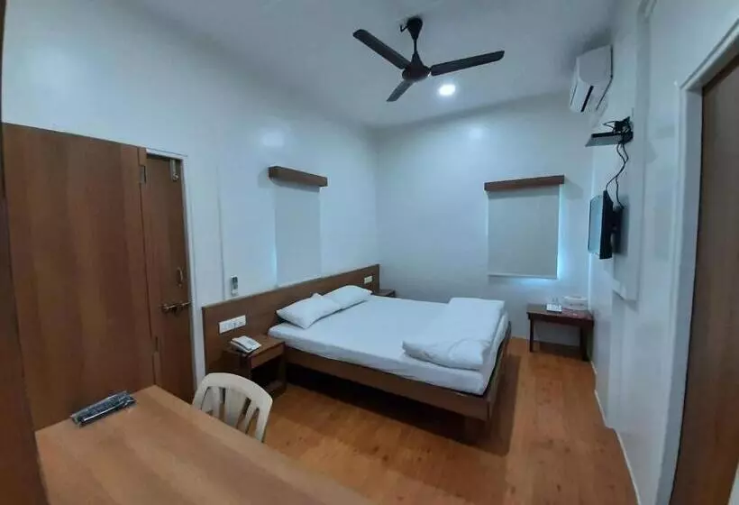 فندق Bhooshan Sivajinagar