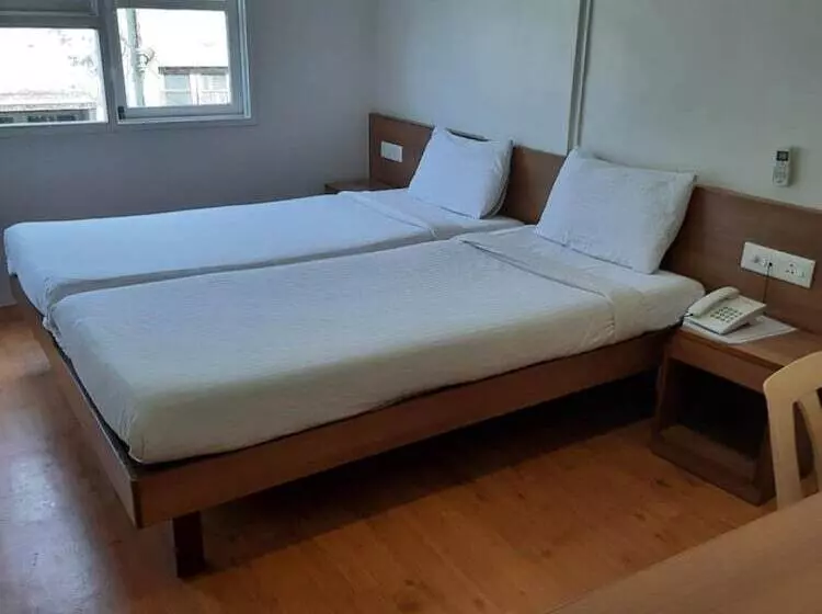 فندق Bhooshan Sivajinagar