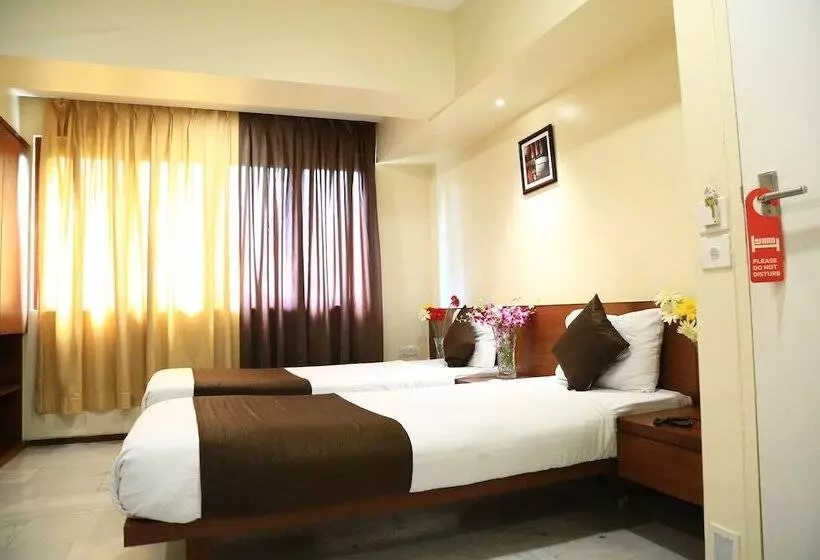 Отель Executive Residency