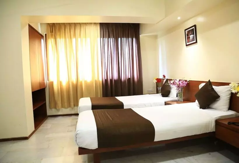 Отель Executive Residency