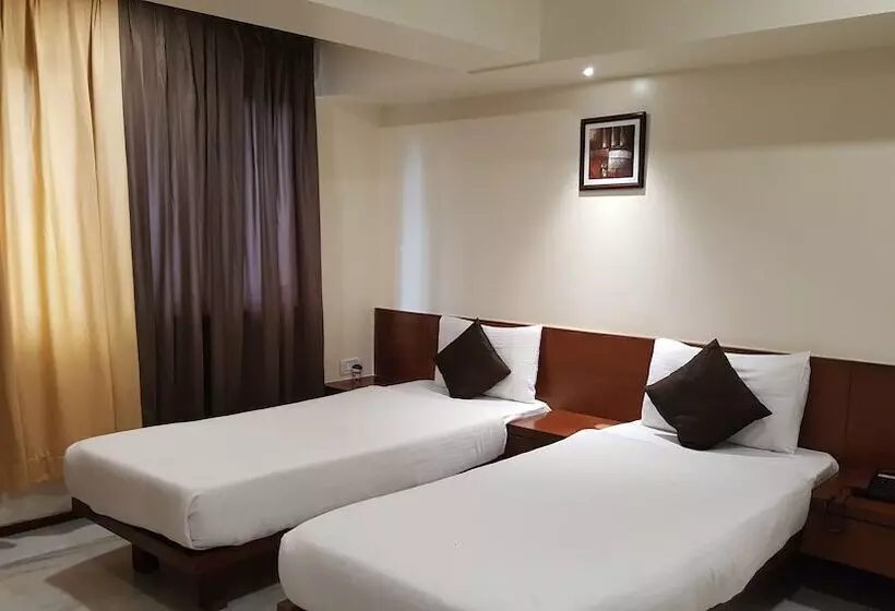 Отель Executive Residency