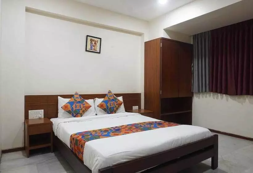 Отель Executive Residency